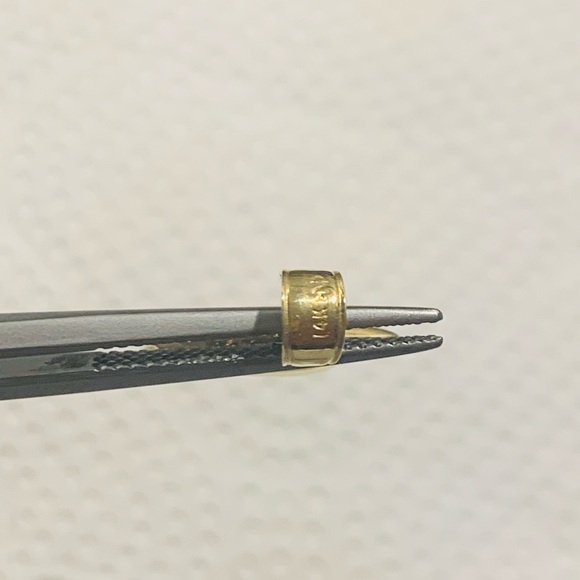 Dolphin charm in 14k gold - Picture 3 of 3